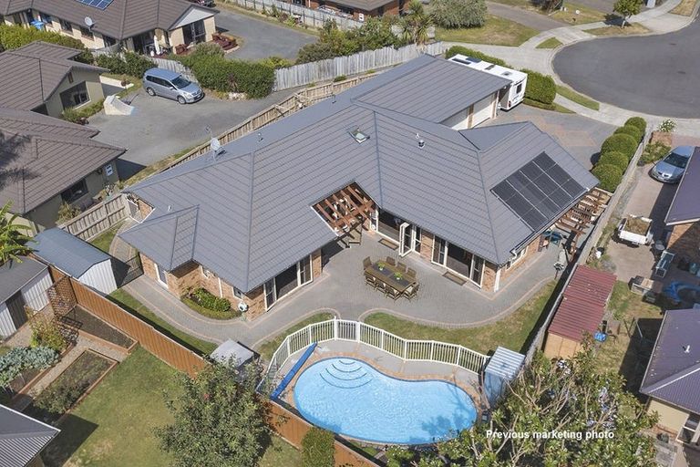 Photo of property in 18 Burgundy Court, Rototuna, Hamilton, 3210