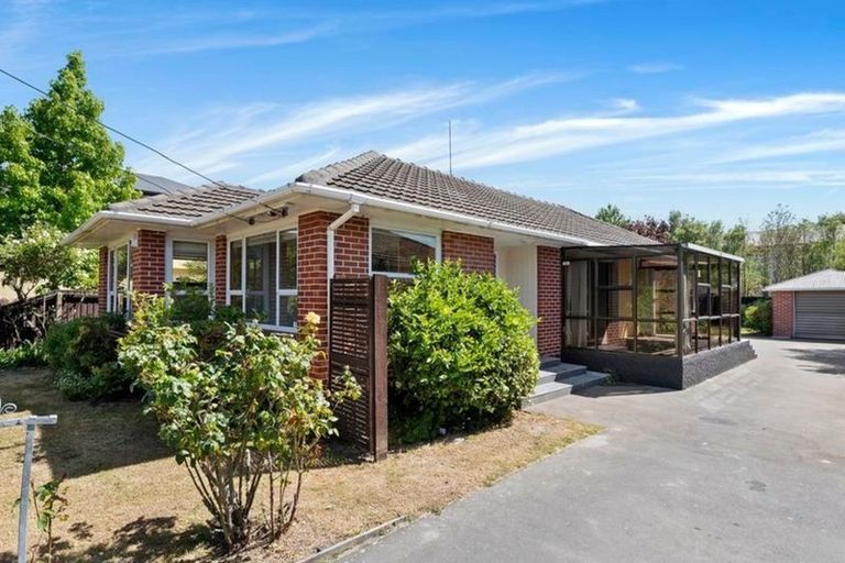 Photo of property in 35 Balgay Street, Upper Riccarton, Christchurch, 8041