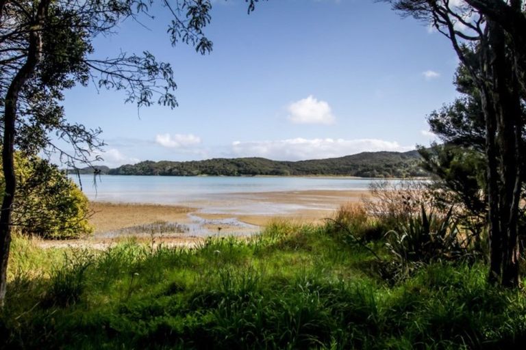 Photo of property in 1/2 Manawaora Road, Russell, 0272