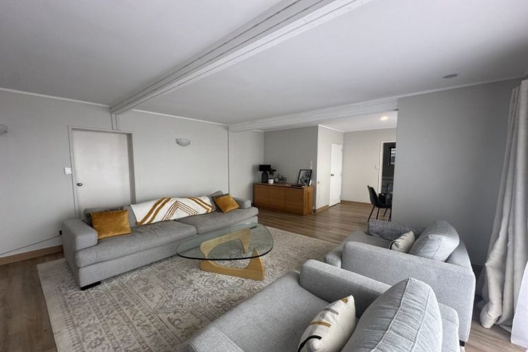 Photo of property in 16a Brian Crescent, Stanmore Bay, Whangaparaoa, 0932