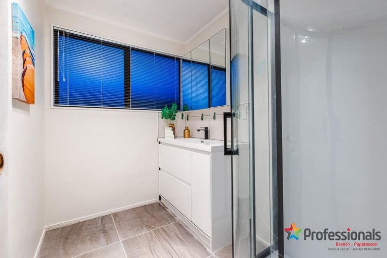 Photo of property in 1/1 Ebenezer Way, Clendon Park, Auckland, 2103
