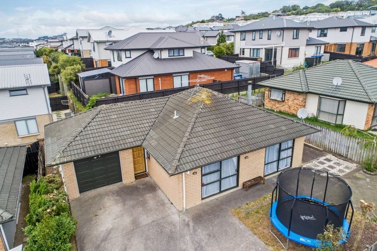 Photo of property in 6 Genesis Place, Flat Bush, Auckland, 2019