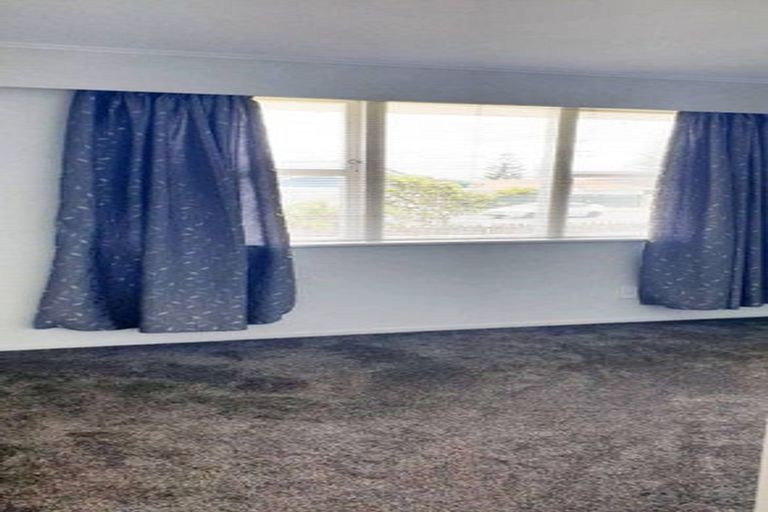 Photo of property in 2/24 Dale Crescent, Pakuranga, Auckland, 2010