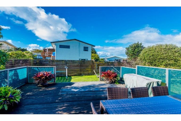 Photo of property in 13 Dunstall Place, Mangere Bridge, Auckland, 2022