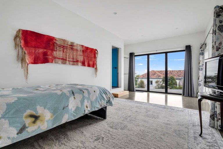 Photo of property in 2d Vipond Road, Stanmore Bay, Whangaparaoa, 0932