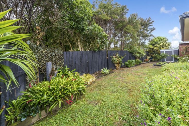 Photo of property in 21 Misty Valley Drive, Henderson, Auckland, 0612