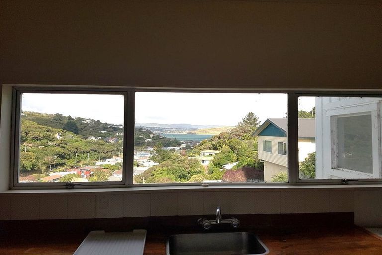Photo of property in 75b Airlie Road, Plimmerton, Porirua, 5026