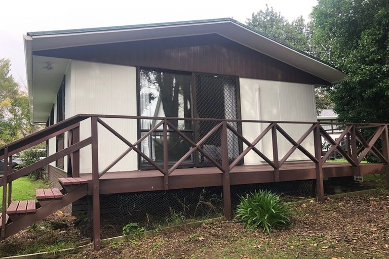 Photo of property in 1/5 Compass Place, Te Atatu Peninsula, Auckland, 0610