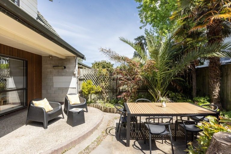 Photo of property in 2/409 Knight Street, Hastings, 4122