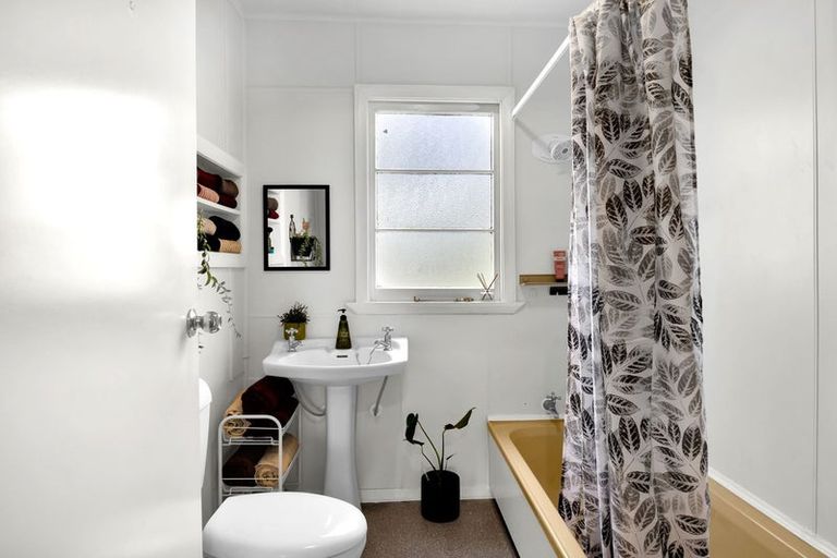 Photo of property in 49 Egmont Street, Hawera, 4610