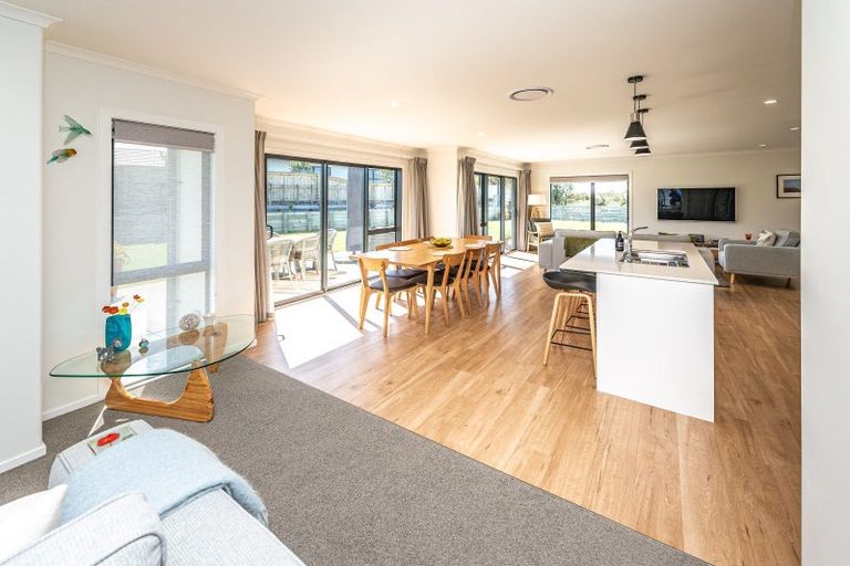 Photo of property in 25 Tirimoana Place, Otamatea, Whanganui, 4501