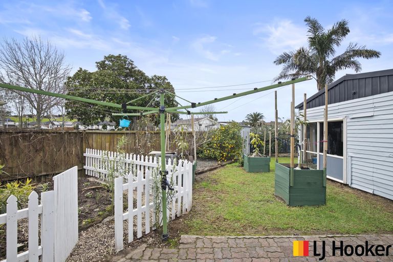 Photo of property in 3 Cargill Street, Papakura, 2110