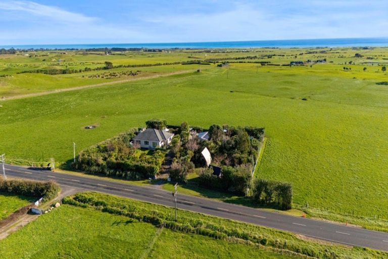 Photo of property in 7091 South Road, Warea, New Plymouth, 4381