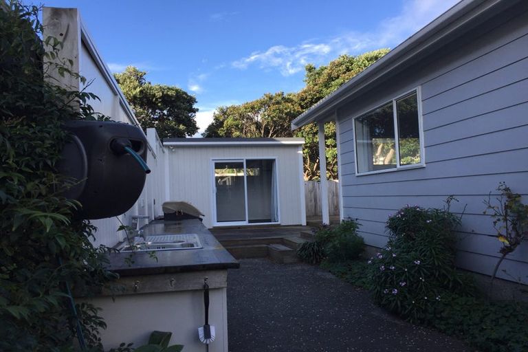 Photo of property in 19a Mantell Street, Seatoun, Wellington, 6022