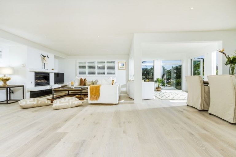 Photo of property in 15 The Strand, Takapuna, Auckland, 0622
