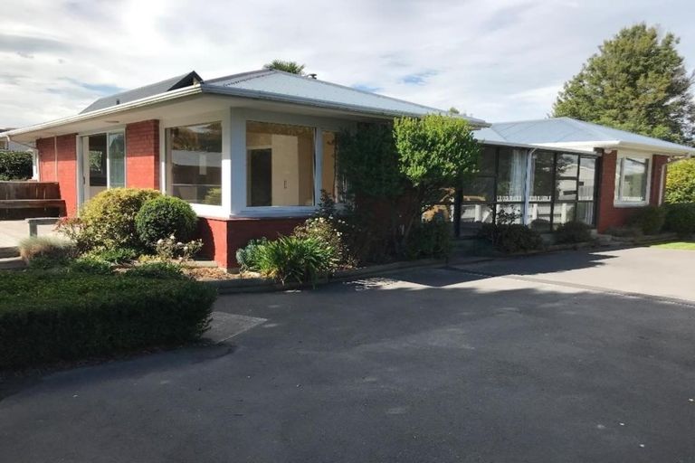 Photo of property in 38b Avonhead Road, Avonhead, Christchurch, 8042