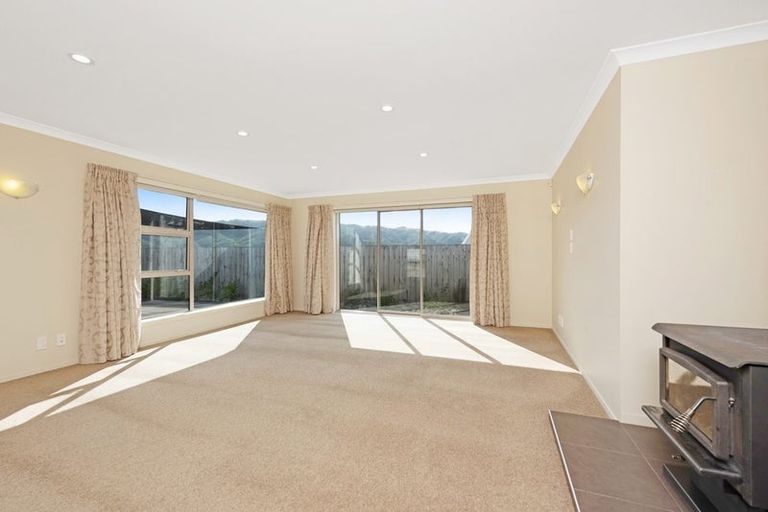 Photo of property in 99 Bing Lucas Drive, Tawa, Wellington, 5028