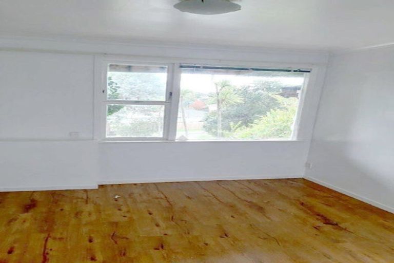 Photo of property in 41 Hatherlow Street, Glenfield, Auckland, 0629