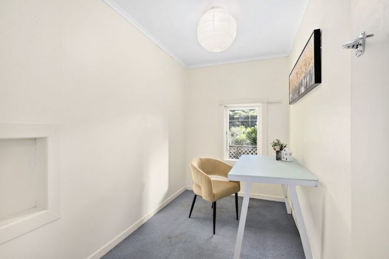 Photo of property in 98 Karepa Street, Brooklyn, Wellington, 6021