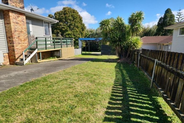 Photo of property in 26 Kingdale Road, Henderson, Auckland, 0610