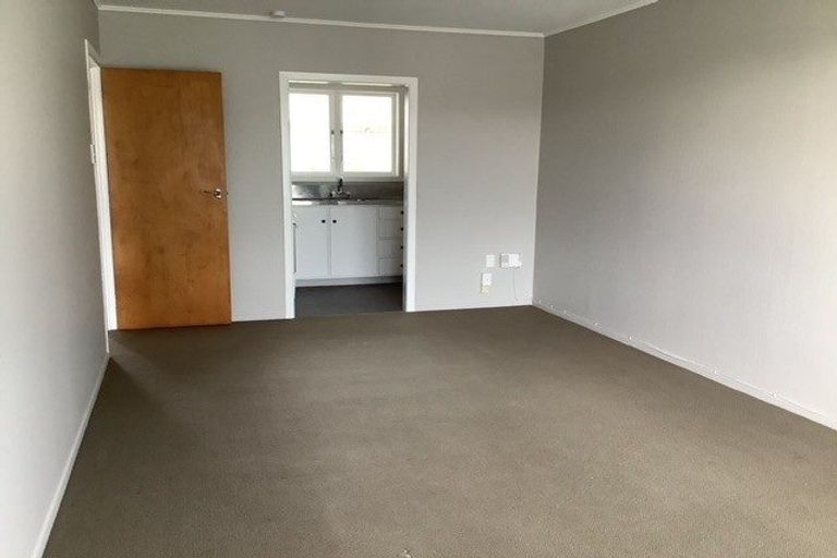 Photo of property in 9/10 Trevethick Grove, Woburn, Lower Hutt, 5010