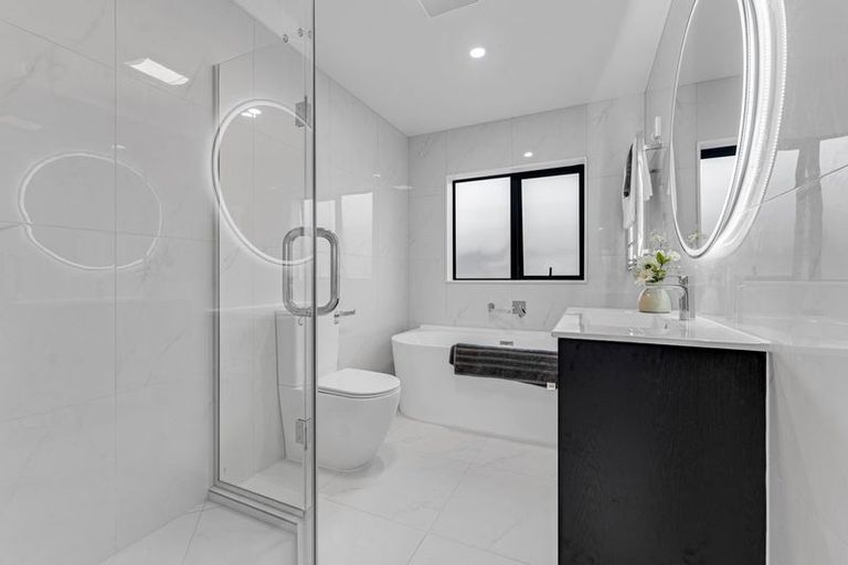 Photo of property in 11 Seagreen Avenue, Rosehill, Papakura, 2113