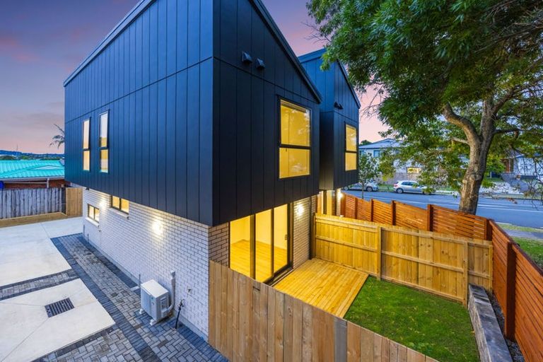 Photo of property in 38a Cascades Road, Pakuranga Heights, Auckland, 2010