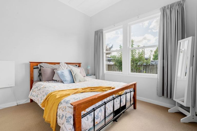 Photo of property in 1a Mahana Road, St Andrews, Hamilton, 3200