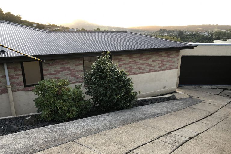Photo of property in 32 Tomkins Street, Green Island, Dunedin, 9018