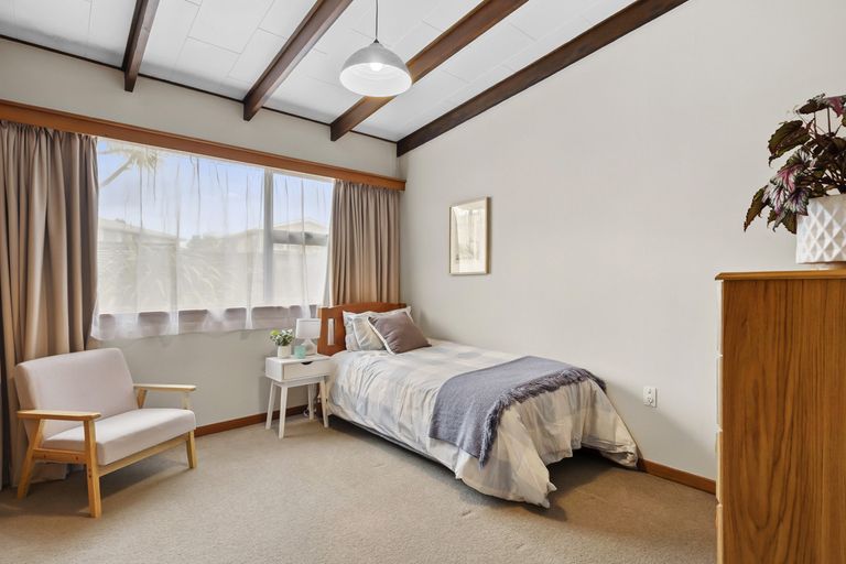 Photo of property in 28 Estuary Crescent, Fairfield, Dunedin, 9018