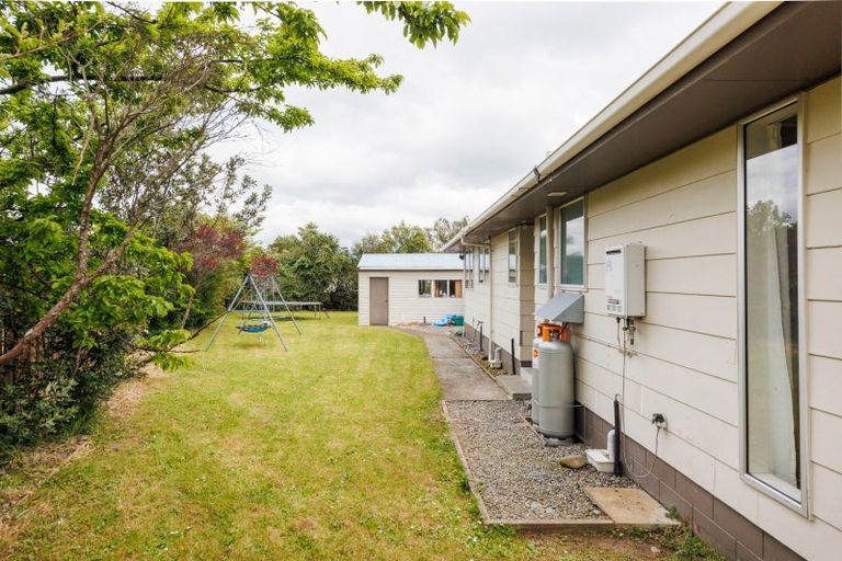 Photo of property in 24 Kowhai Street, Tokomaru, Palmerston North, 4474