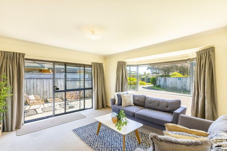 Photo of property in 3 Glen Loch Place, Paraparaumu, 5032