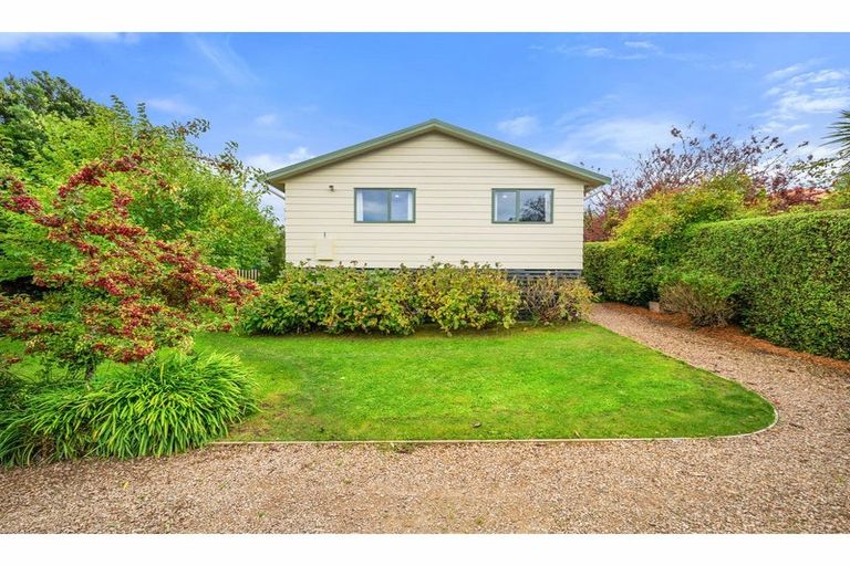 Photo of property in 8 Tau Crescent, Diamond Harbour, 8972