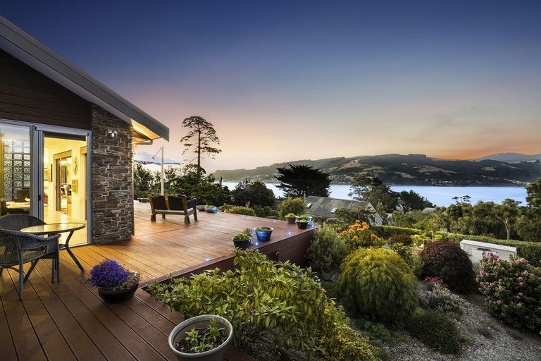 Photo of property in 28 Barling Street, Macandrew Bay, Dunedin, 9014