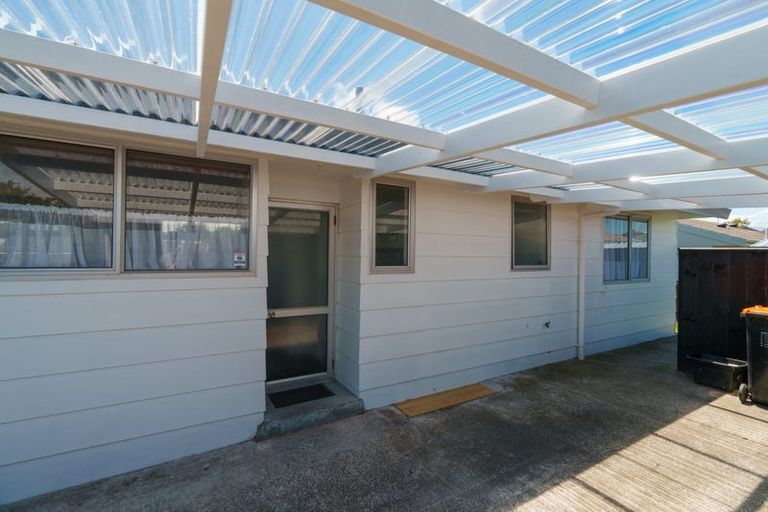 Photo of property in 33 Tiller Close, Kelvin Grove, Palmerston North, 4414