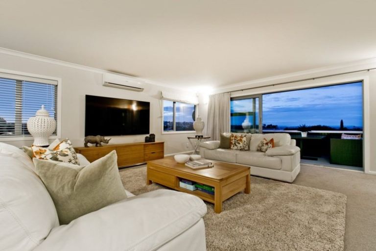 Photo of property in 1/2 Ocean View Road, Milford, Auckland, 0620