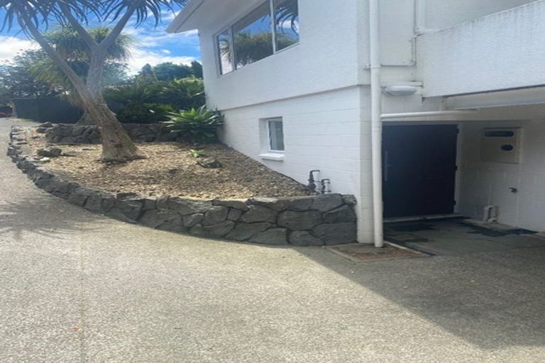 Photo of property in 23 Elsted Place, Goodwood Heights, Auckland, 2105