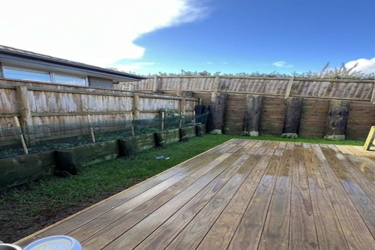 Photo of property in 19 Pouate Way, Waiuku, 2123