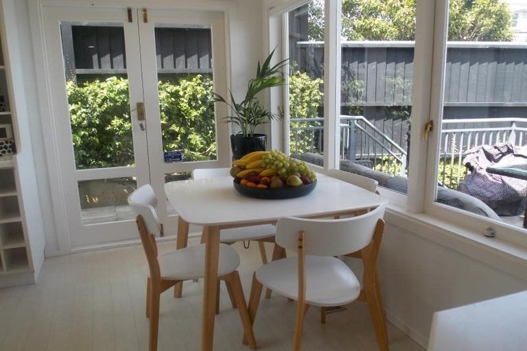 Photo of property in 10 Rama Crescent, Khandallah, Wellington, 6035