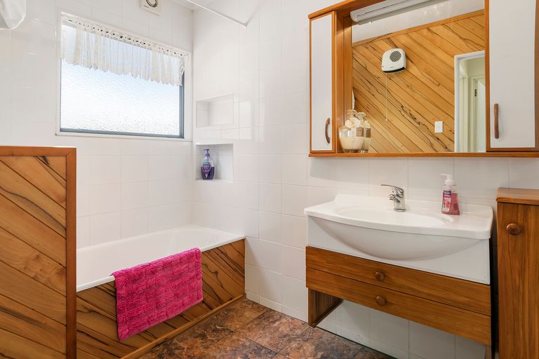 Photo of property in 60a Osprey Drive, Welcome Bay, Tauranga, 3112