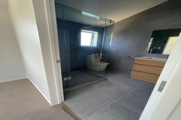 Photo of property in 30b Sorrel Crescent, Bucklands Beach, Auckland, 2012