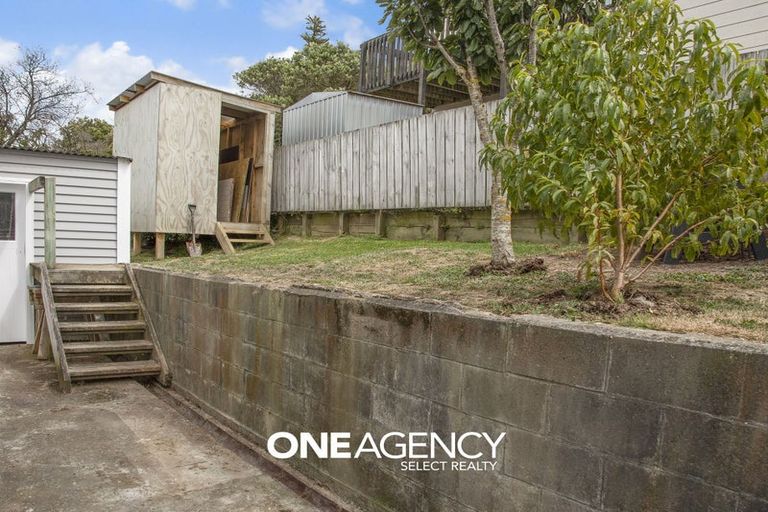 Photo of property in 50 Owhiti Street, Titahi Bay, Porirua, 5022
