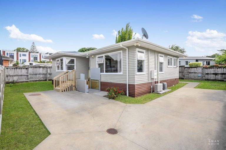 Photo of property in 51 Stottholm Road, Titirangi, Auckland, 0604