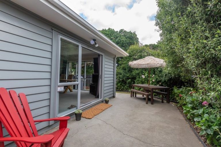 Photo of property in 2a Kapiti Crescent, Titahi Bay, Porirua, 5022
