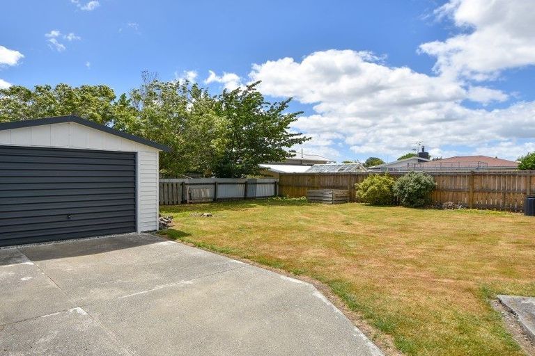Photo of property in 16 Fisher Place, Carterton, 5713