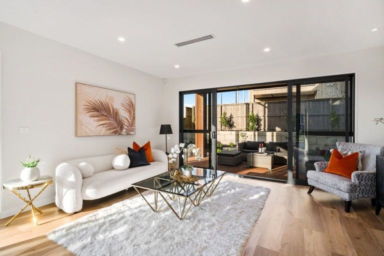 Photo of property in 1 Dorset Down Drive, Karaka, 2580