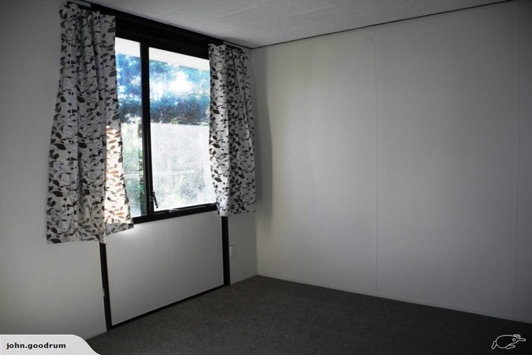 Photo of property in 1/5 Compass Place, Te Atatu Peninsula, Auckland, 0610