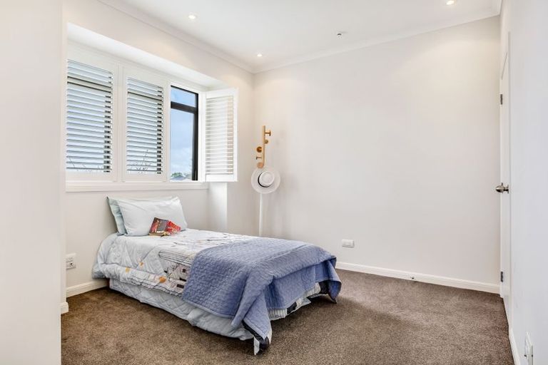 Photo of property in 24 Trecarne Street, Karaka, Papakura, 2113