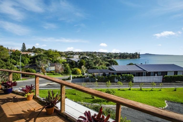 Photo of property in 11 Rangitoto View Road, Cockle Bay, Auckland, 2014