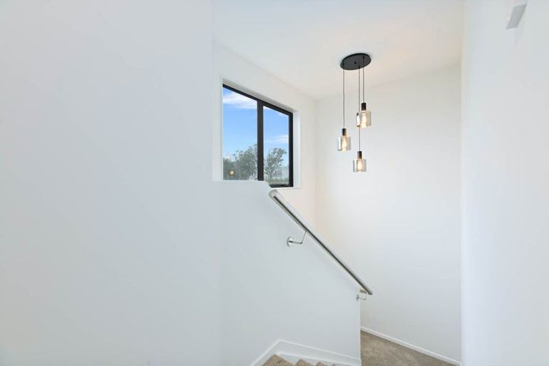 Photo of property in 118 Hyperion Drive, Randwick Park, Auckland, 2105